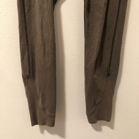 Lululemon Refine Crop Knit Leggings Size 4 - Picture 3 of 8